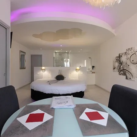 Loft Apartment *